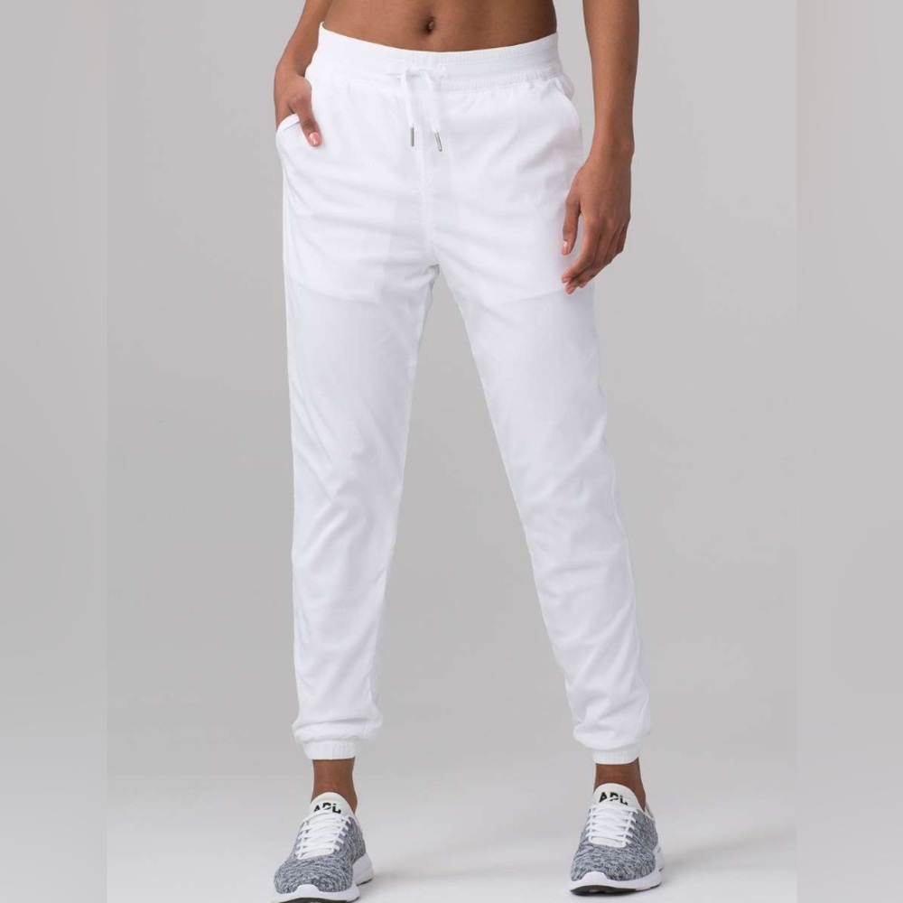 Lululemon Gauzy White In Depth Jogger 28"